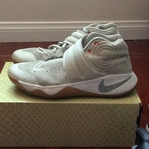 Nike Kyrie 2